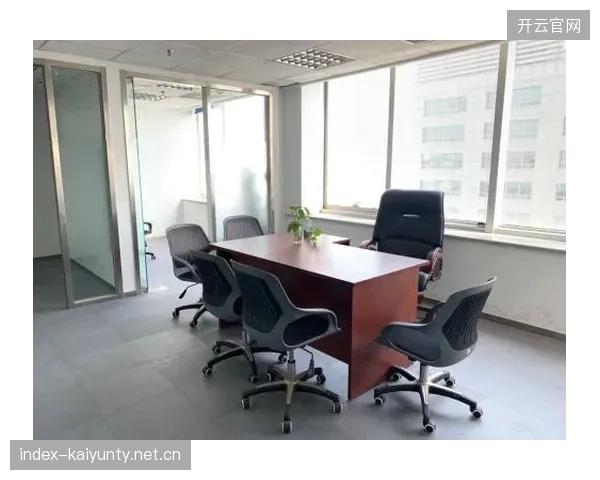 费耶诺德准备打造双奔跑中场：开启新时代的中场统治
